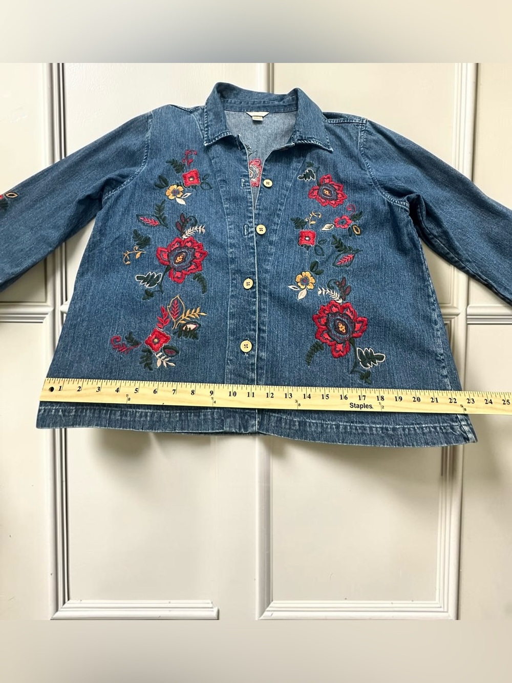 Christopher & Banks Lightweight Embroidered Denim Jacket. Vintage. Size: Large - Picture 7 of 9